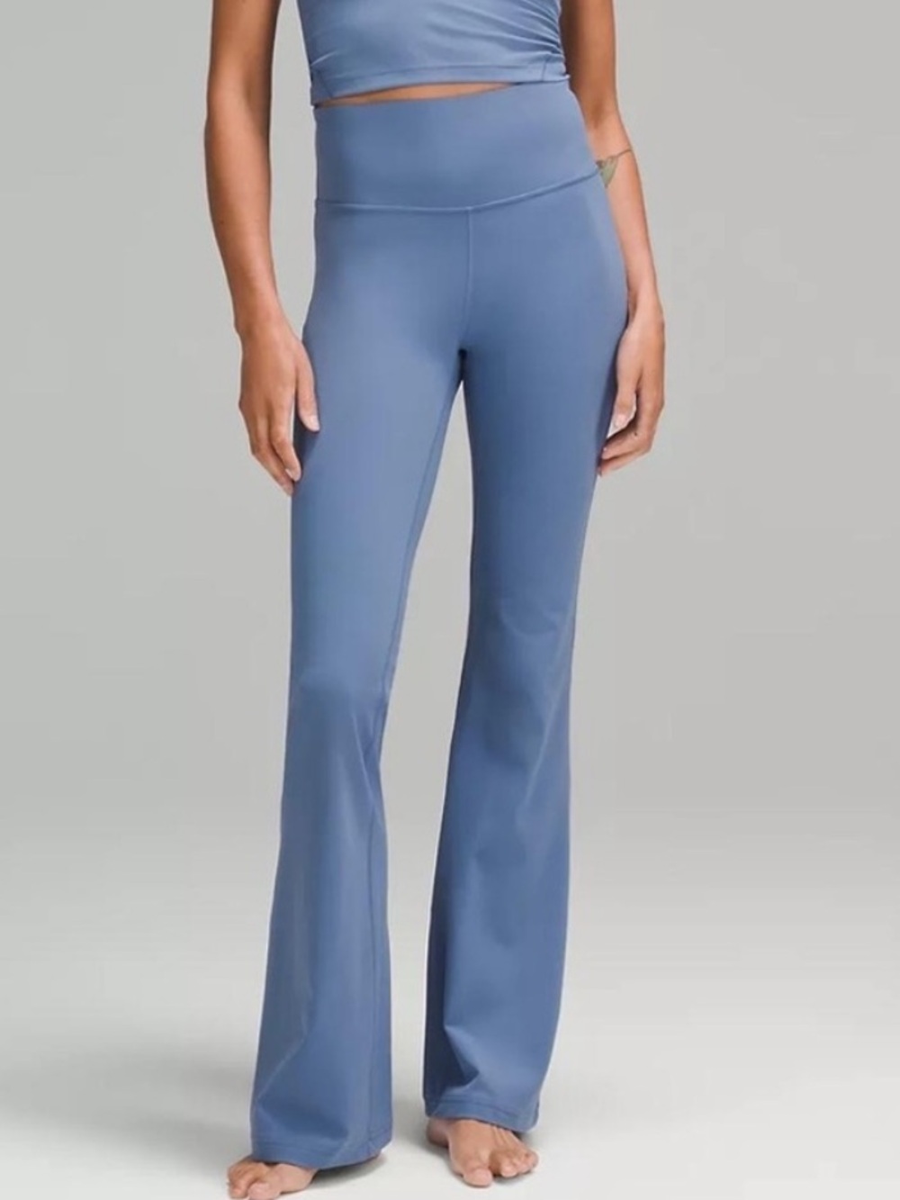 Lululemon Groove Nulu HR Flared pant *regular size 2